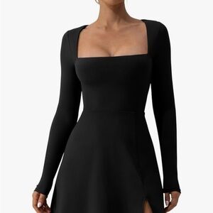 Long sleeve short black dress